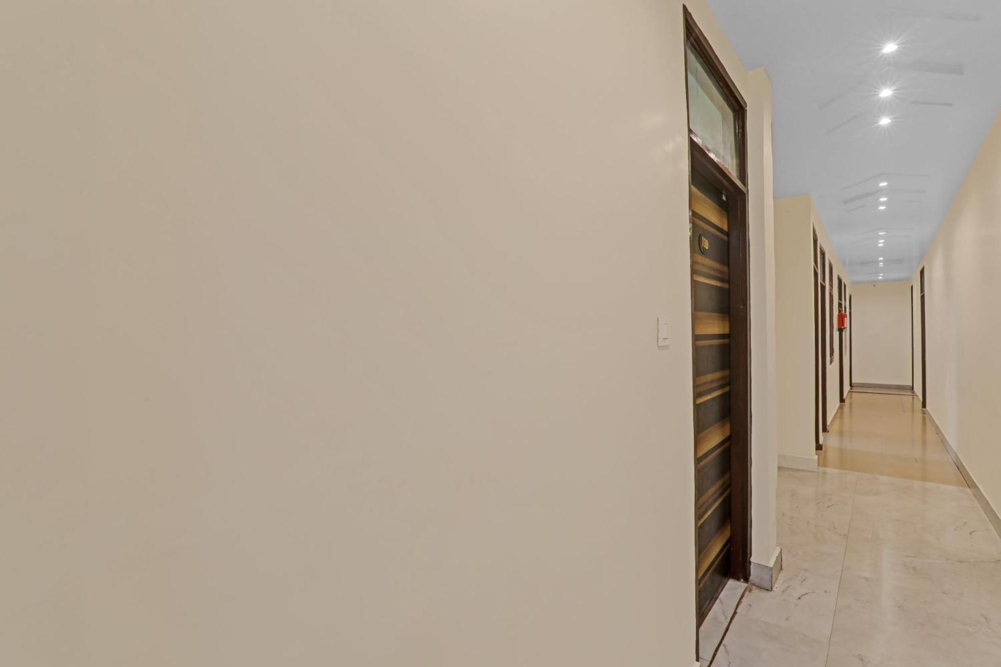 Collection O Hotel Marigold Kanpur Bagian luar foto
