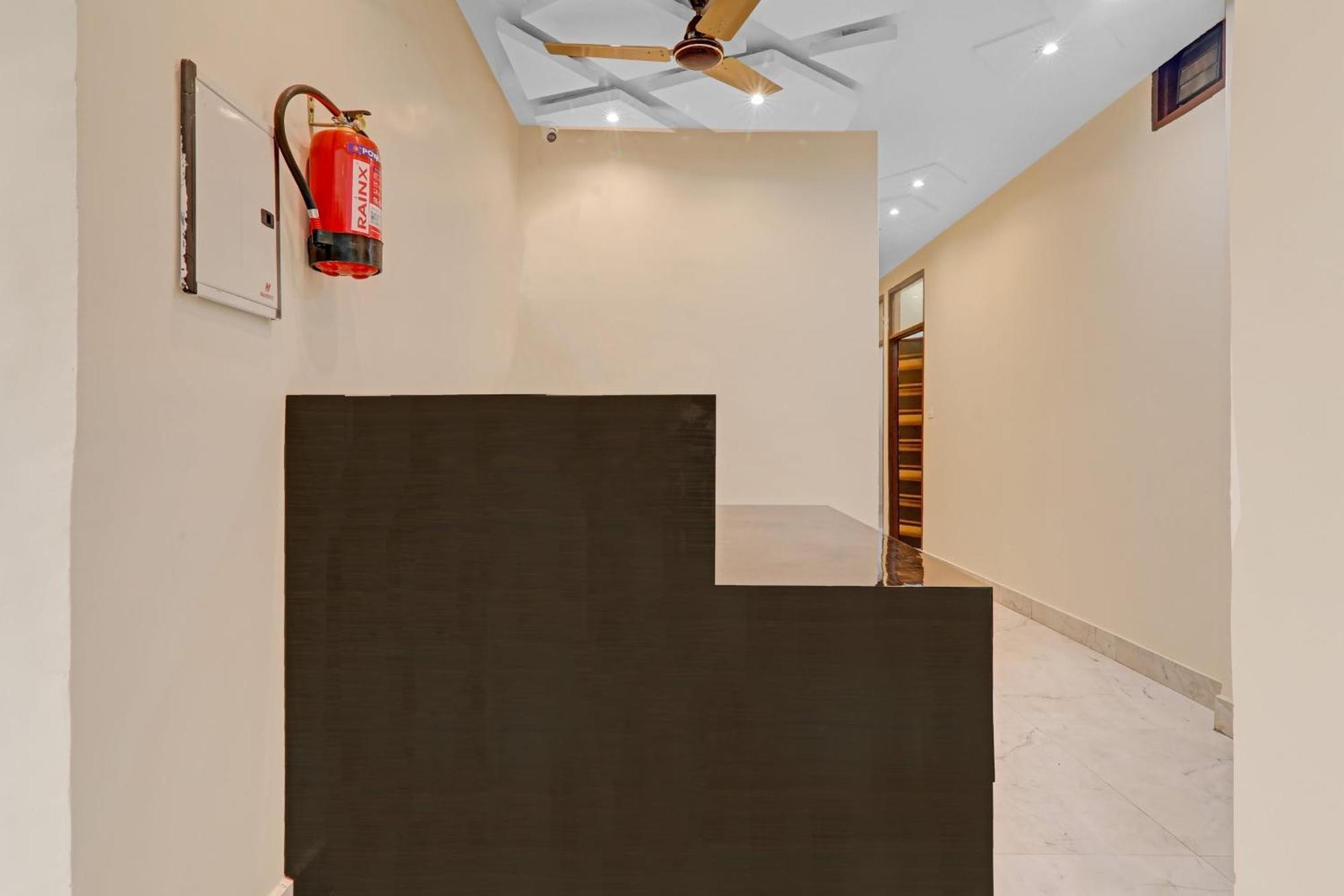 Collection O Hotel Marigold Kanpur Bagian luar foto